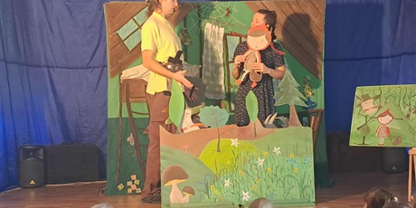 Powiększ grafikę: czarek-w-swiecie-bajek-wystep-teatru-obiezyswiat-651652.jpg