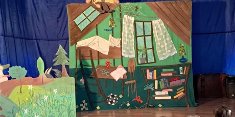 Powiększ grafikę: czarek-w-swiecie-bajek-wystep-teatru-obiezyswiat-651656.jpg