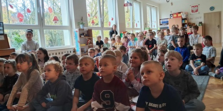 Powiększ grafikę: czarek-w-swiecie-bajek-wystep-teatru-obiezyswiat-651657.jpg