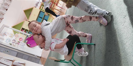 Powiększ grafikę: jesien-w-grupie-pszczolki-649276.jpg