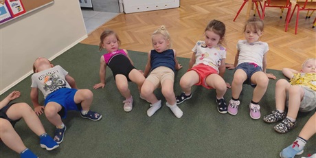 Powiększ grafikę: jesien-w-grupie-pszczolki-649286.jpg