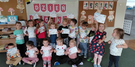 Powiększ grafikę: jesien-w-grupie-pszczolki-649289.jpg