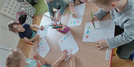 Powiększ grafikę: jesien-w-grupie-pszczolki-649294.jpg