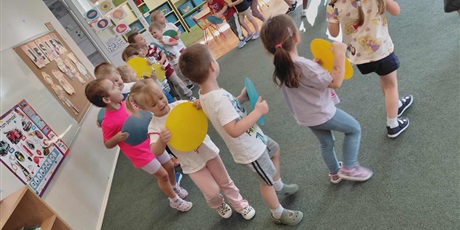 Powiększ grafikę: jesien-w-grupie-pszczolki-649295.jpg