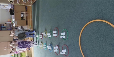 Powiększ grafikę: jesien-w-grupie-pszczolki-649296.jpg