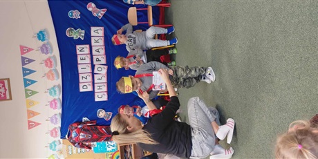 Powiększ grafikę: jesien-w-grupie-pszczolki-649298.jpg