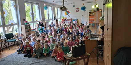 Powiększ grafikę: kiedys-to-byly-czasy-wystep-teatru-obiezyswiat-614931.jpg
