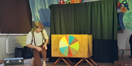 Powiększ grafikę: kiedys-to-byly-czasy-wystep-teatru-obiezyswiat-614937.jpg