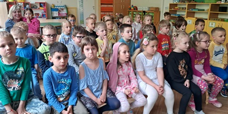 Powiększ grafikę: kiedys-to-byly-czasy-wystep-teatru-obiezyswiat-614940.jpg