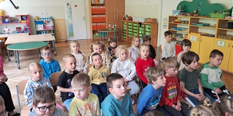 Powiększ grafikę: kiedys-to-byly-czasy-wystep-teatru-obiezyswiat-614941.jpg