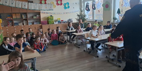 Powiększ grafikę: postepowanie-ze-zwierzetami-uwazaj-dzikie-zwierzeta-w-miescie-prelekcja-strazy-miejskiej-w-klasach-0-663479.jpg