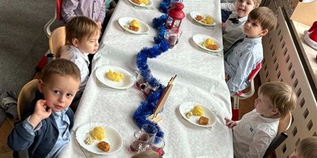 Powiększ grafikę: swiateczny-dzien-w-przedszkolu-wszystkie-grupy-668773.jpg