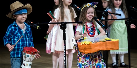 Powiększ grafikę: tropiciele-na-konkursie-piosenki-dzieci-spiewaja-o-gdansku-55405.jpg