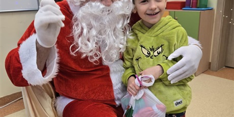 Powiększ grafikę: wizyta-swietego-mikolaja-w-klasie-0c-665117.jpg