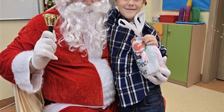 Powiększ grafikę: wizyta-swietego-mikolaja-w-klasie-0c-665118.jpg