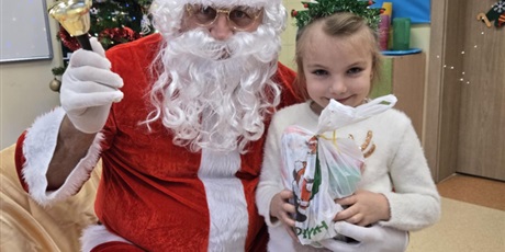 Powiększ grafikę: wizyta-swietego-mikolaja-w-klasie-0c-665124.jpg