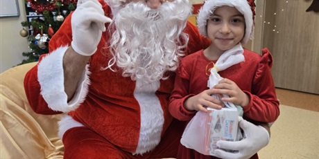 Powiększ grafikę: wizyta-swietego-mikolaja-w-klasie-0c-665128.jpg